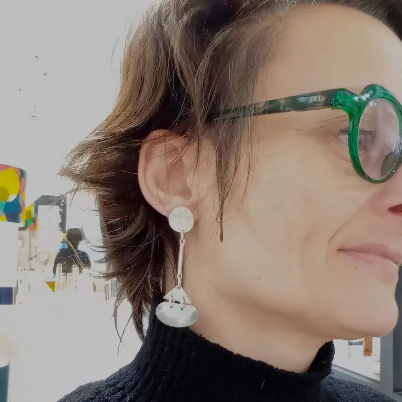 Boucles d'oreilles Axiale-boucles longues argent artisanales – Image 2